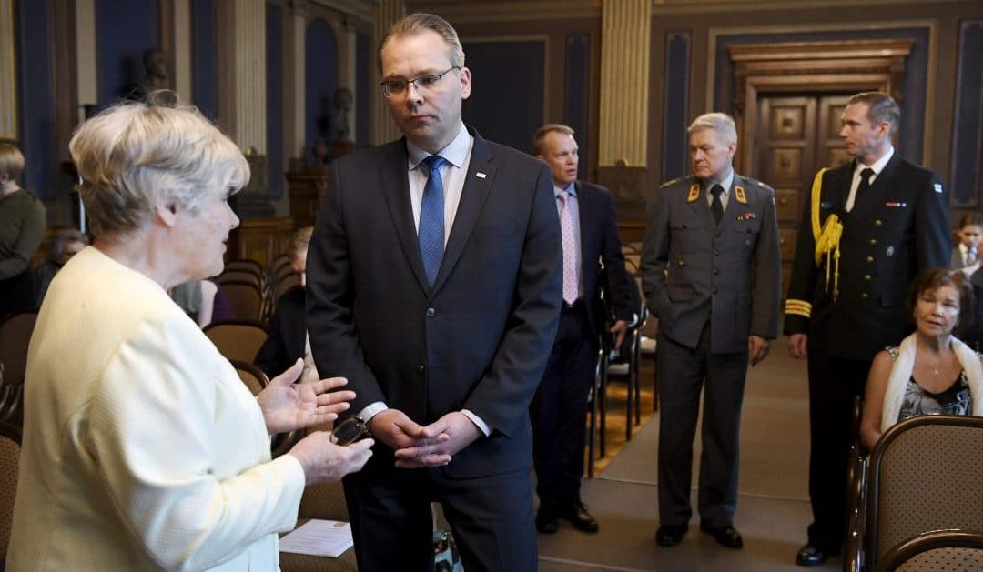 Keskustelu asevelvollisuuden tulevaisuudesta käy kiivaana – uusi raportti ehdottaa kansalaispalvelusta, jossa nuorella on kolme vaihtoehtoa